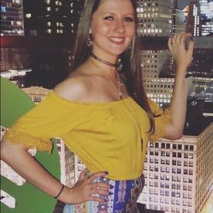 Yellow tube top with half sleeves - Size M